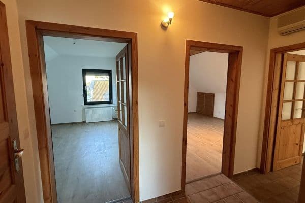 Pronájem bytu 2+1 46 m², Brühl Pronájem bytu 2+1 46 m², Brühl