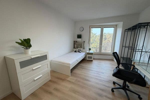 Pronájem bytu 1+1 26 m², Dompfaffstraße 144, Erlangen Pronájem bytu 1+1 26 m², Dompfaffstraße 144, Erlangen