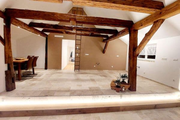 Pronájem bytu 4+1 130 m², Pfarrgasse 2, Göppingen-Hohenstaufen Pronájem bytu 4+1 130 m², Pfarrgasse 2, Göppingen-Hohenstaufen