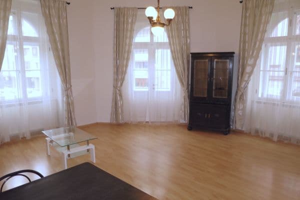 Pronájem bytu 2+1 67 m², Roháčova, Praha Pronájem bytu 2+1 67 m², Roháčova, Praha