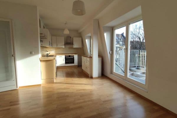 Pronájem bytu 4+1 114 m², Karlsruhe Pronájem bytu 4+1 114 m², Karlsruhe