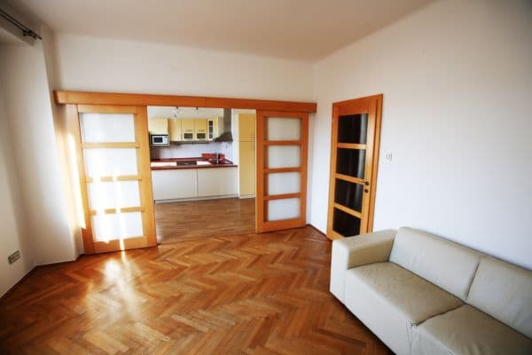 Pronájem bytu 2+1 76 m², Lodecká, Praha Pronájem bytu 2+1 76 m², Lodecká, Praha