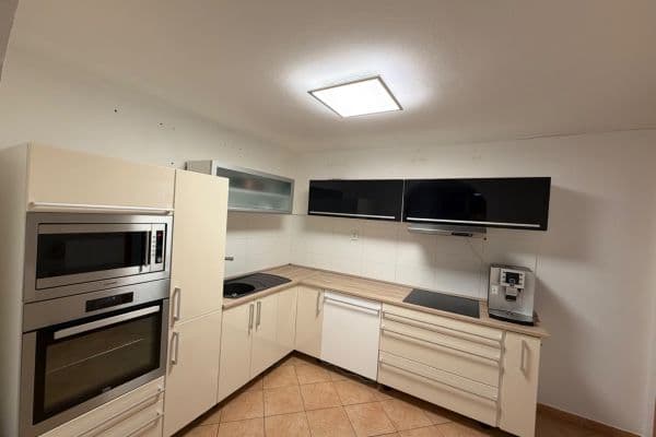 Pronájem bytu 4+1 90 m², Dělnická, Kamenný Újezd Pronájem bytu 4+1 90 m², Dělnická, Kamenný Újezd