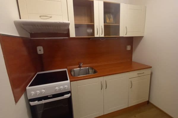 Pronájem bytu 2+kk 48 m², V Malém háji, Odolena Voda Pronájem bytu 2+kk 48 m², V Malém háji, Odolena Voda