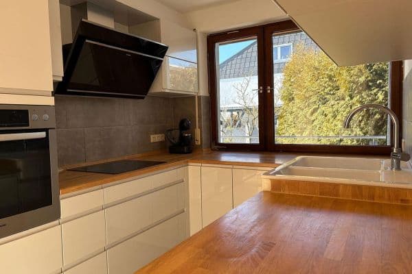 Pronájem bytu 4+kk 130 m², Gärtringen Pronájem bytu 4+kk 130 m², Gärtringen