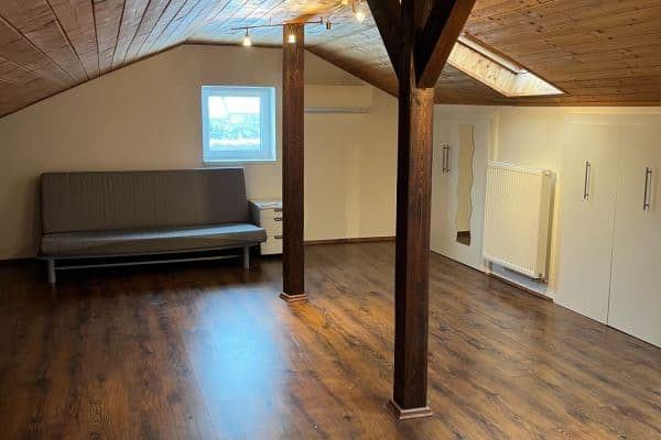 Pronájem nebytového prostoru 140 m², Na Rovině, Praha Pronájem nebytového prostoru 140 m², Na Rovině, Praha