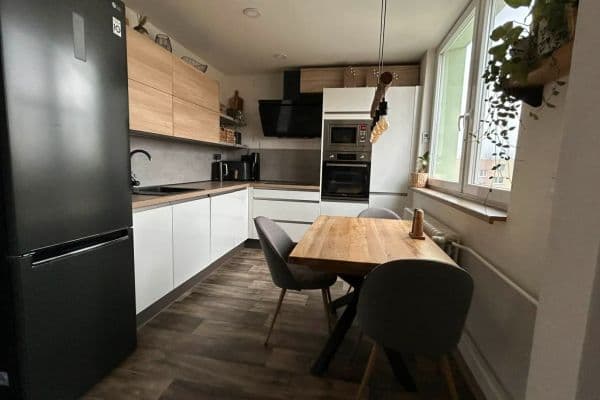 Prodej bytu 2+1 58 m², sídl. Družba, Židlochovice Prodej bytu 2+1 58 m², sídl. Družba, Židlochovice