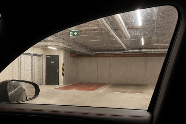 Prodej garáže 14 m², V Třešňovce, Praha Prodej garáže 14 m², V Třešňovce, Praha