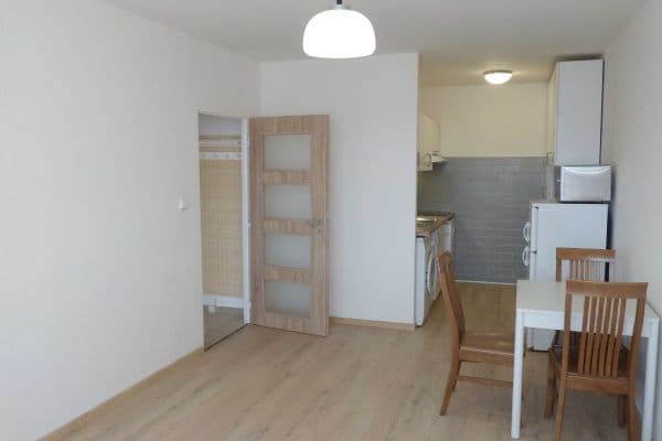 Pronájem bytu 2+kk 43 m², Bellušova, Praha Pronájem bytu 2+kk 43 m², Bellušova, Praha