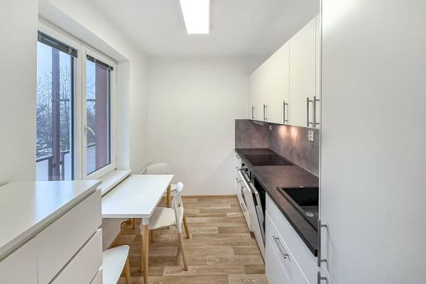 Pronájem bytu 2+1 58 m², Slovenská, Karviná Pronájem bytu 2+1 58 m², Slovenská, Karviná