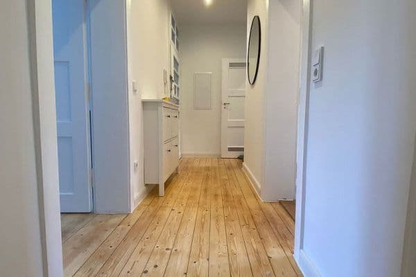 Pronájem bytu 3+1 68 m², Neuenhainer Str., Frankfurt Pronájem bytu 3+1 68 m², Neuenhainer Str., Frankfurt