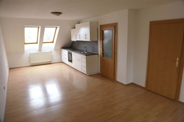 Pronájem bytu 2+kk 64 m², Halenkovská, Praha Pronájem bytu 2+kk 64 m², Halenkovská, Praha