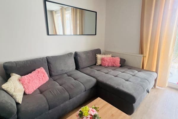 Pronájem bytu 1+1 35 m², Bystrická, Devínska Nová Ves Pronájem bytu 1+1 35 m², Bystrická, Devínska Nová Ves