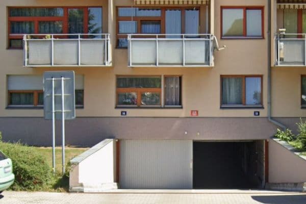 Pronájem garáže 12 m², Štěpařská, Praha Pronájem garáže 12 m², Štěpařská, Praha