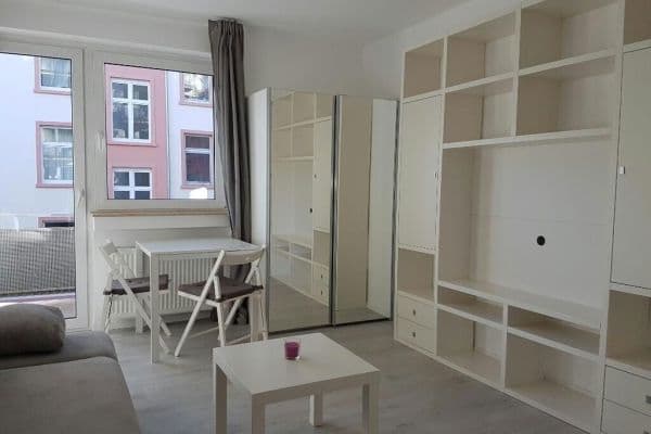 Pronájem bytu 1+kk 28 m², Neuhofstraße 16, Frankfurt am Main Pronájem bytu 1+kk 28 m², Neuhofstraße 16, Frankfurt am Main