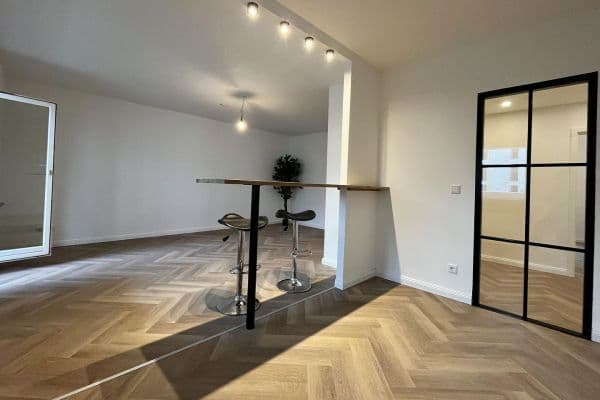 Prodej bytu 3+1 70 m², Berliner Straße 23, Bremen, Bremen Prodej bytu 3+1 70 m², Berliner Straße 23, Bremen, Bremen