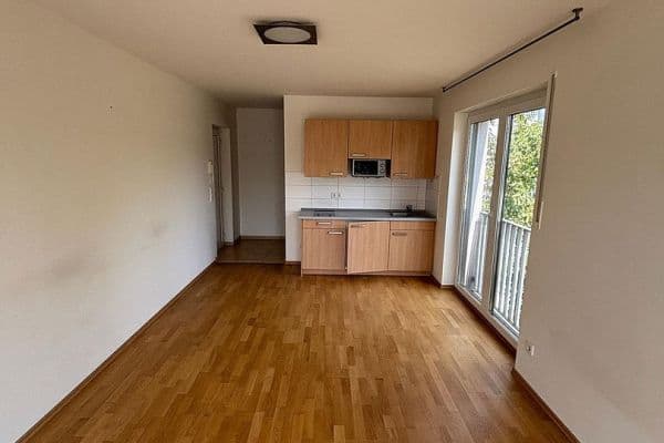 Pronájem bytu 1+1 33 m², Erangen Pronájem bytu 1+1 33 m², Erangen