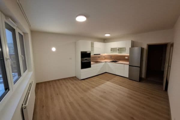 Pronájem bytu 2+kk 45 m², Fabiánové, Praha Pronájem bytu 2+kk 45 m², Fabiánové, Praha