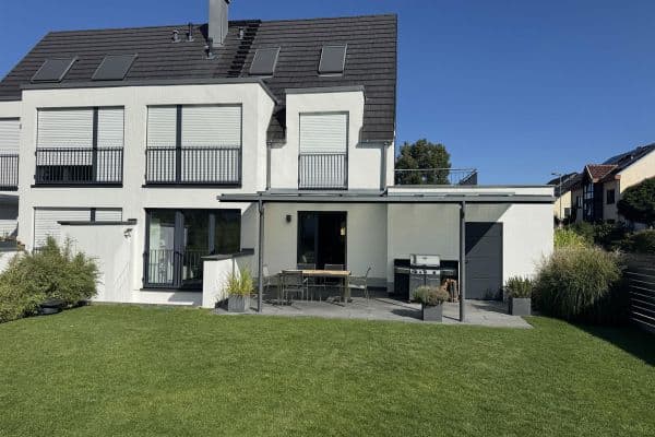 Prodej domu 190 m², pozemek 380 m², Neu-Isenburg Prodej domu 190 m², pozemek 380 m², Neu-Isenburg