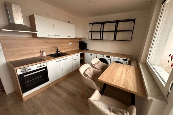 Pronájem bytu 3+1 81 m², Lipenská, České Budějovice, Jihočeský kraj Pronájem bytu 3+1 81 m², Lipenská, České Budějovice, Jihočeský kraj