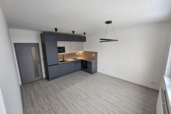 Pronájem bytu 2+kk 45 m², Fabiánové, Praha Pronájem bytu 2+kk 45 m², Fabiánové, Praha