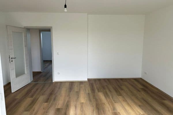Pronájem bytu 3+1 78 m², Regensburg, Bavorsko Pronájem bytu 3+1 78 m², Regensburg, Bavorsko