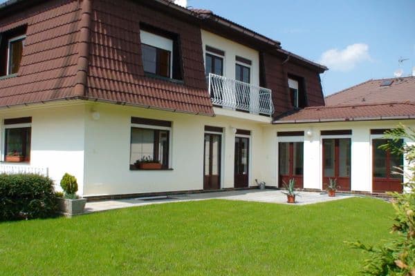 Pronájem domu 365 m², pozemek 600 m², V Březinkách, Praha Pronájem domu 365 m², pozemek 600 m², V Březinkách, Praha