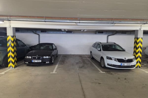 Pronájem garáže 25 m², Přírodní, Brno Pronájem garáže 25 m², Přírodní, Brno