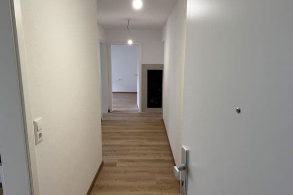 Pronájem bytu 3+1 68 m², Hirsauerstr. 24, Ludwugsburg Pronájem bytu 3+1 68 m², Hirsauerstr. 24, Ludwugsburg