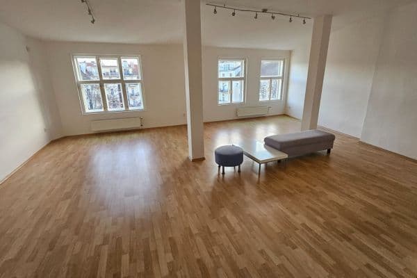 Pronájem bytu 4+1 180 m², Škroupovo náměstí, Praha Pronájem bytu 4+1 180 m², Škroupovo náměstí, Praha