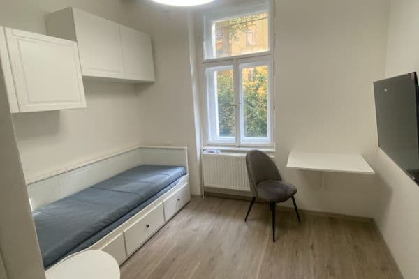 Pronájem bytu 1+kk 17 m², Jagellonská, Praha Pronájem bytu 1+kk 17 m², Jagellonská, Praha