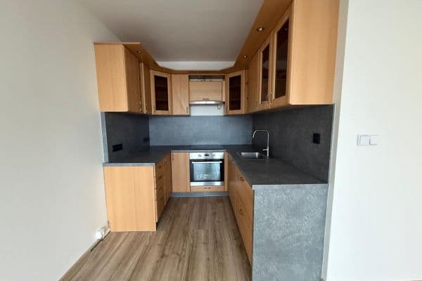 Pronájem bytu 2+kk 40 m², Třebenická, Praha Pronájem bytu 2+kk 40 m², Třebenická, Praha