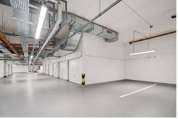 Pronájem garáže 16 m², Poděbradská, Praha Pronájem garáže 16 m², Poděbradská, Praha