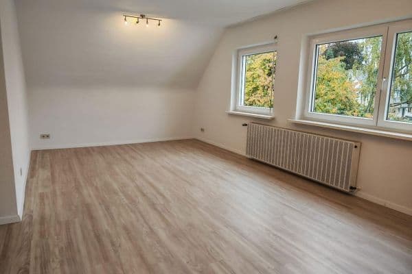 Pronájem bytu 3+1 83 m², Stuttgart Pronájem bytu 3+1 83 m², Stuttgart