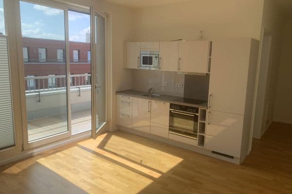 Pronájem bytu 1+1 40 m², Genthinerstraße 44, Berlin, Berlín Pronájem bytu 1+1 40 m², Genthinerstraße 44, Berlin, Berlín