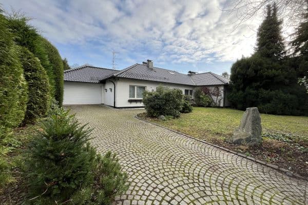 Prodej domu 230 m², pozemek 1.463 m², Königgrätzerstr. 12, Solingen Prodej domu 230 m², pozemek 1.463 m², Königgrätzerstr. 12, Solingen