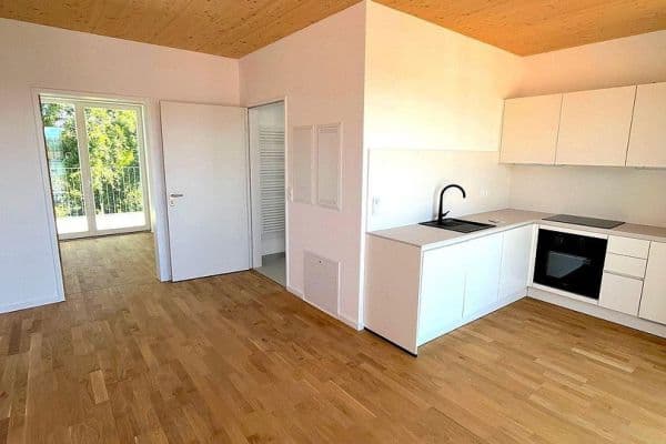 Pronájem bytu 2+1 69 m², Giselastraße 11, Bezirk Lichtenberg, Berlín Pronájem bytu 2+1 69 m², Giselastraße 11, Bezirk Lichtenberg, Berlín