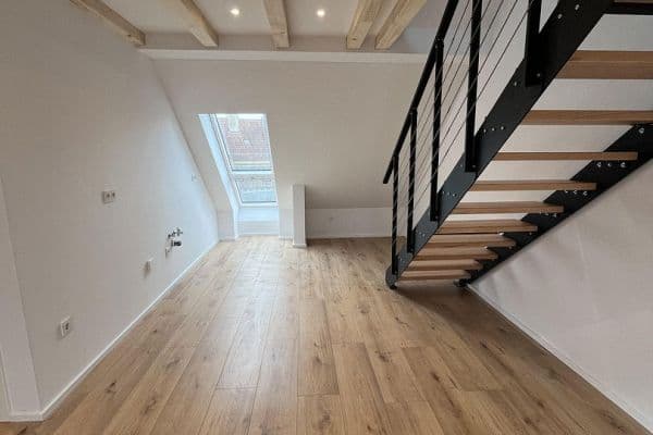 Pronájem bytu 3+1 58 m², Okenstraße 36, Nürnberg Pronájem bytu 3+1 58 m², Okenstraße 36, Nürnberg