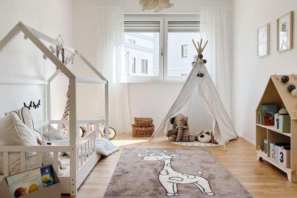 Pronájem bytu 4+1 117 m², Eifelweg 8, Offenbach, Hessen Pronájem bytu 4+1 117 m², Eifelweg 8, Offenbach, Hessen