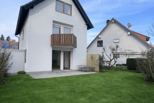 Prodej domu 153 m², pozemek 380 m², Karlsruhe Prodej domu 153 m², pozemek 380 m², Karlsruhe