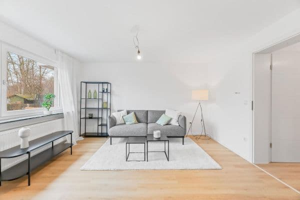 Prodej domu 131 m², pozemek 177 m², Bachstr. 44, Kirchheim Prodej domu 131 m², pozemek 177 m², Bachstr. 44, Kirchheim