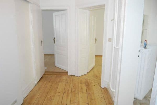 Pronájem bytu 2+1 81 m², Friedberger Landstraße 86, Frankfurt am main, Hessen Pronájem bytu 2+1 81 m², Friedberger Landstraße 86, Frankfurt am main, Hessen