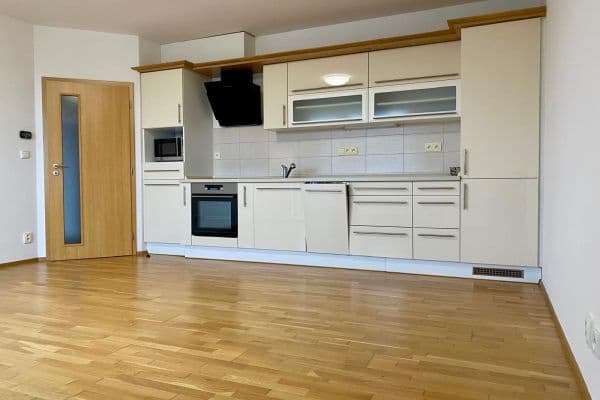 Pronájem bytu 2+kk 58 m², Břeclavská, Praha Pronájem bytu 2+kk 58 m², Břeclavská, Praha