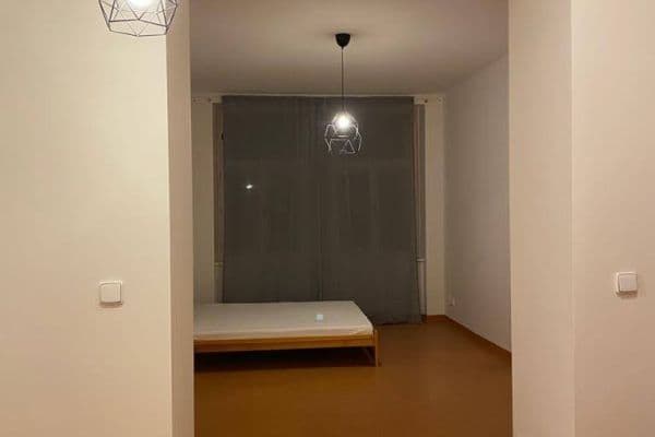 Pronájem bytu 1+kk 37 m², Grafická, Praha Pronájem bytu 1+kk 37 m², Grafická, Praha
