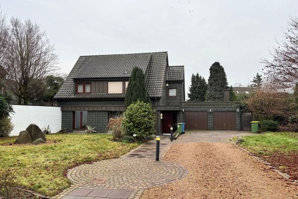 Prodej domu 273 m², pozemek 1.278 m², Oberhausen Prodej domu 273 m², pozemek 1.278 m², Oberhausen