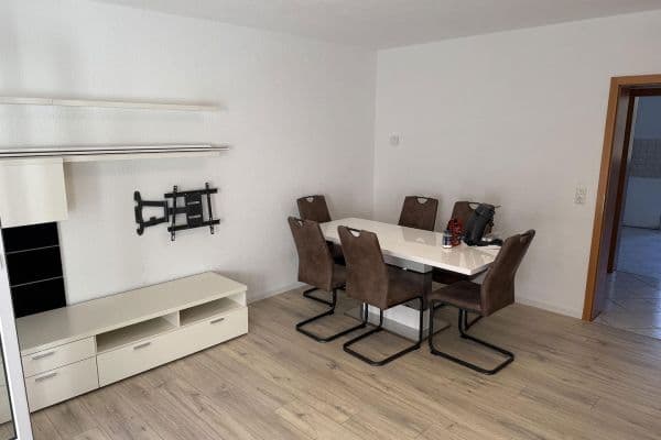 Pronájem bytu 3+1 76 m², Stuttgart Pronájem bytu 3+1 76 m², Stuttgart