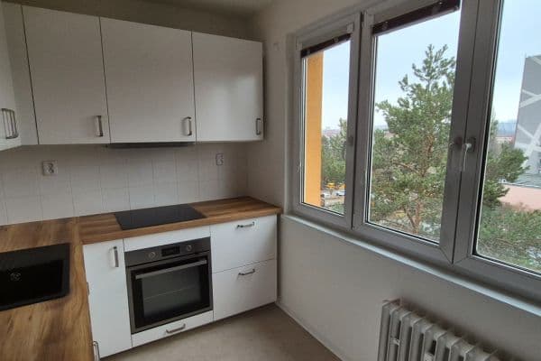 Pronájem bytu 2+1 52 m², Jahodová, Praha Pronájem bytu 2+1 52 m², Jahodová, Praha