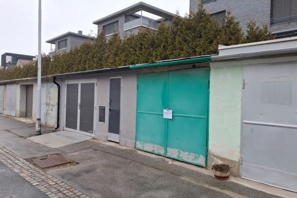 Pronájem garáže 18 m², Rezkova, Brno Pronájem garáže 18 m², Rezkova, Brno