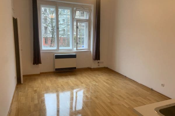 Pronájem bytu 1+kk 23 m², Vršovická, Praha Pronájem bytu 1+kk 23 m², Vršovická, Praha