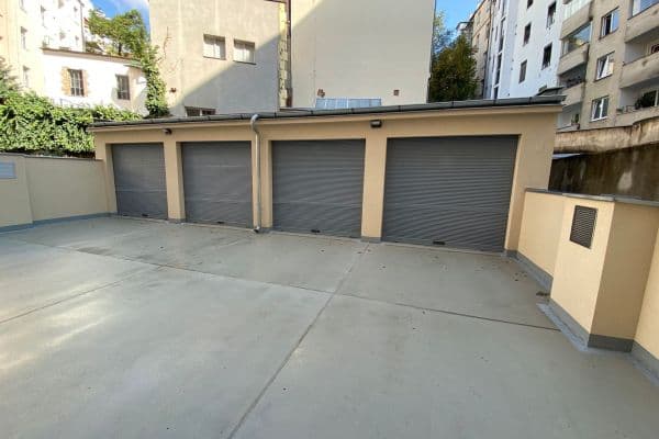 Pronájem garáže 20 m², Oblouková, Praha Pronájem garáže 20 m², Oblouková, Praha